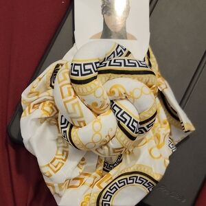 Elegant Gold and Black Patterned Turban